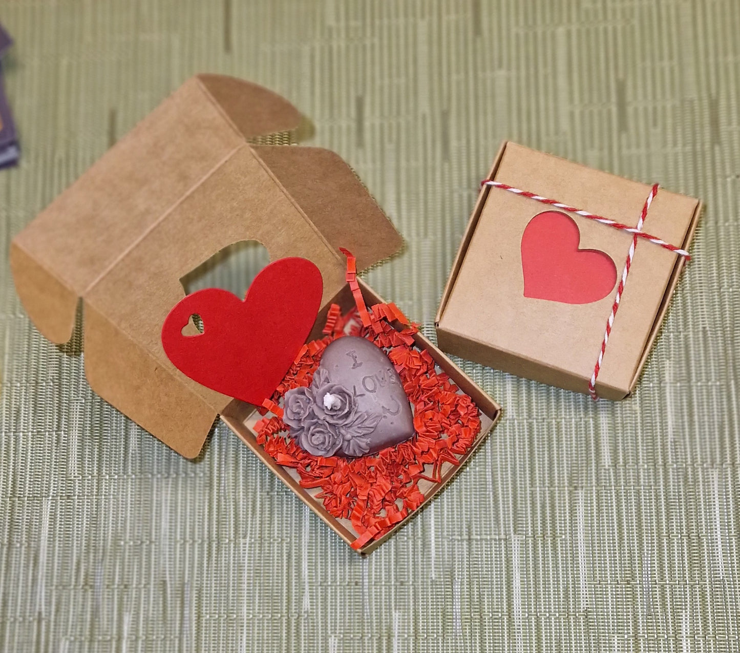 Geschenkbox Bee Love mit Herzkerze
