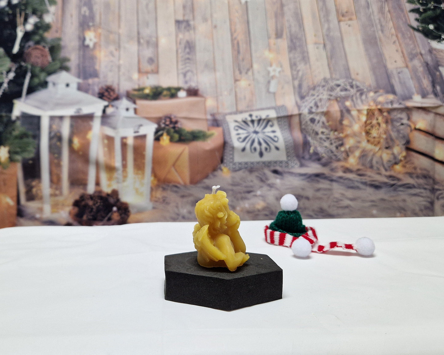 Kerze Engel nachdenklich