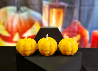 Boo Candles 🎃 Handgegossen