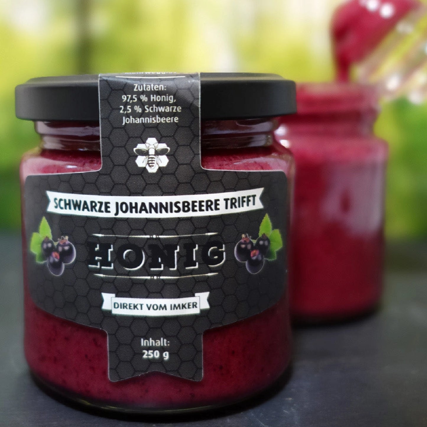 Schwarze-Johannesbeere-mit-Honig-vom Imker