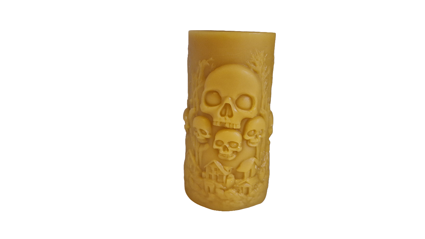 Kerze Totenkopf mit Händen und Dorf Motiv