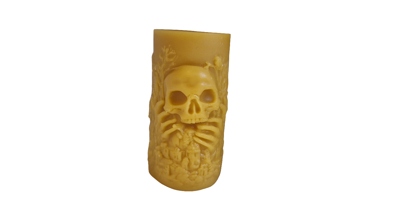 Kerze Totenkopf mit Händen und Dorf Motiv