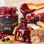 Honigkreation auf frischem Brot