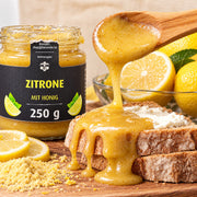 Honigkreation auf frischem Brot
