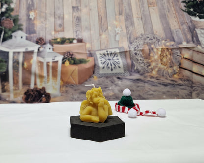 Kerze Engel nachdenklich