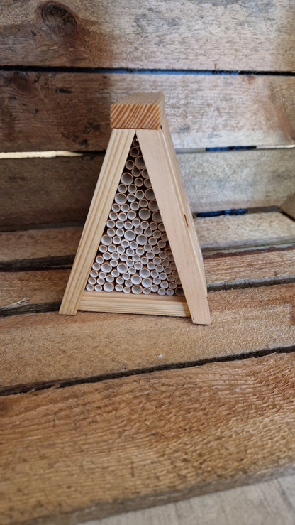 Insektenhotel "Tipi"